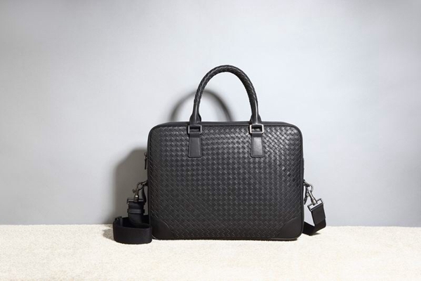 ボッテガヴェネタバッグ正面デザイン